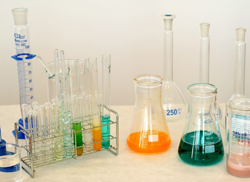 Odczynniki chemiczne w laboratorium